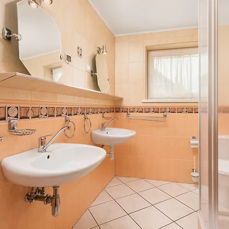 Vakantiehuis For Dom Dla 10 Osob