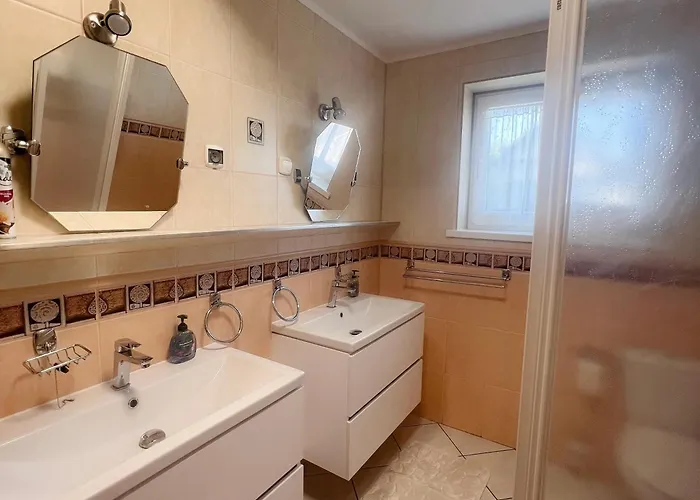 For Dom Dla 10 Osob Hébergement de vacances Białogóra